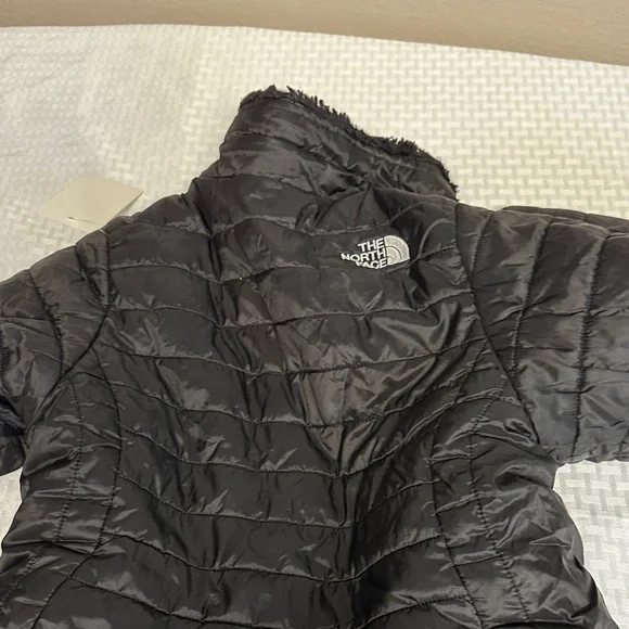 The North Face Charcoal Quilted Jacket - Picture 6 of 6